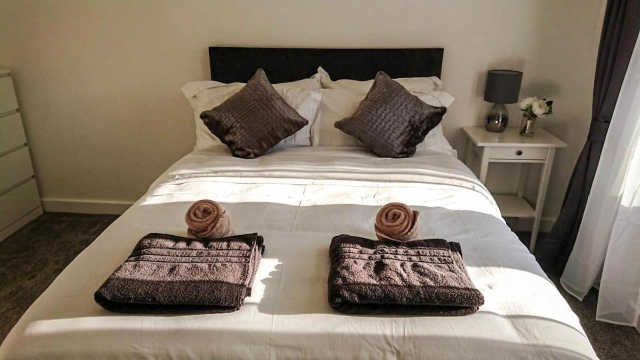 Carnock Road Apartment - Silverburn Shopping Centre Glasgow Buitenkant foto