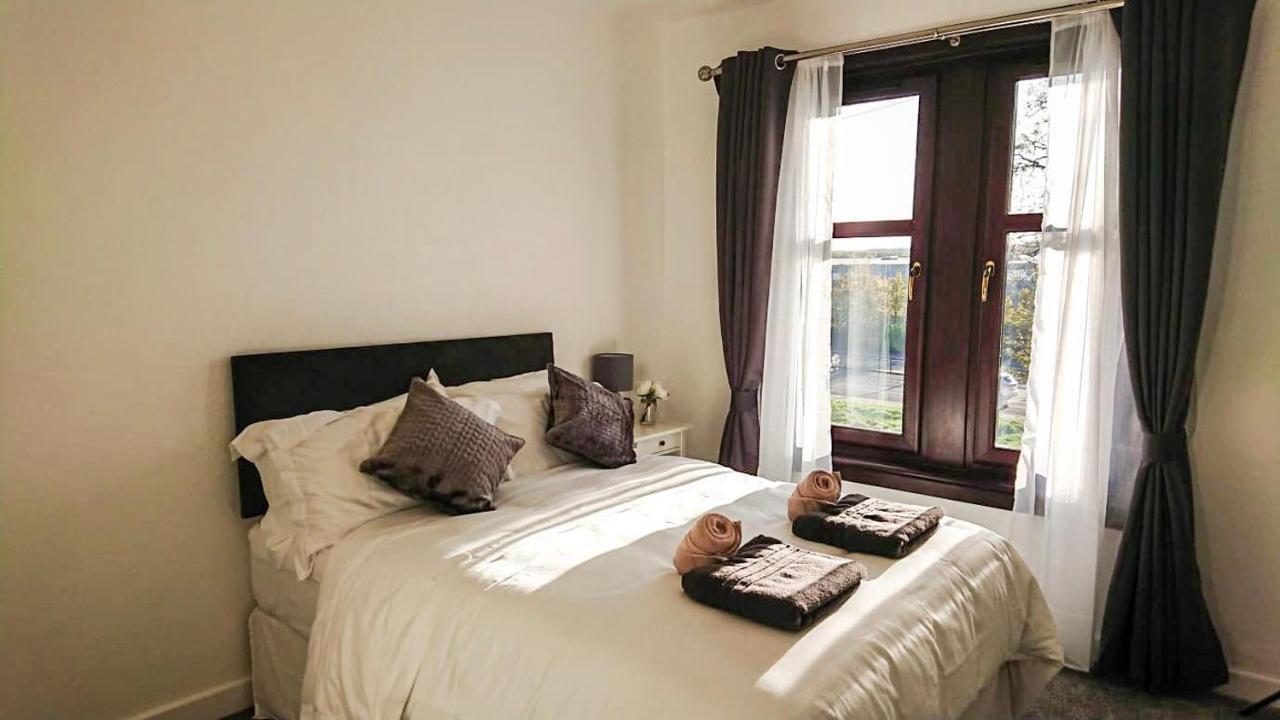 Carnock Road Apartment - Silverburn Shopping Centre Glasgow Buitenkant foto