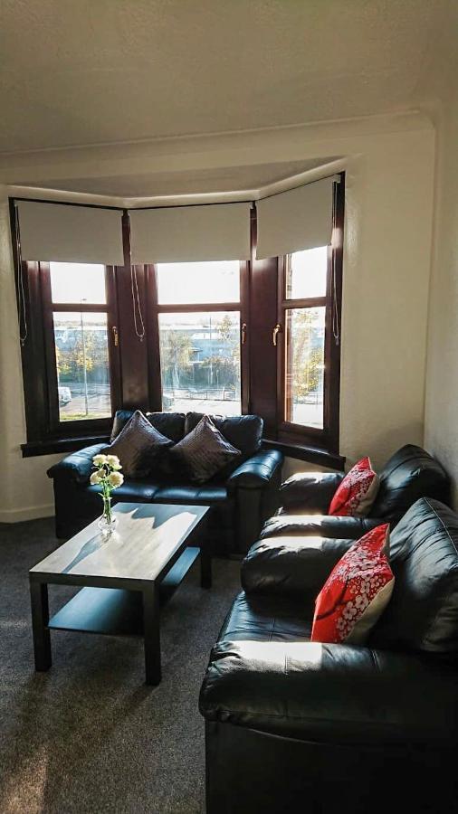 Carnock Road Apartment - Silverburn Shopping Centre Glasgow Buitenkant foto