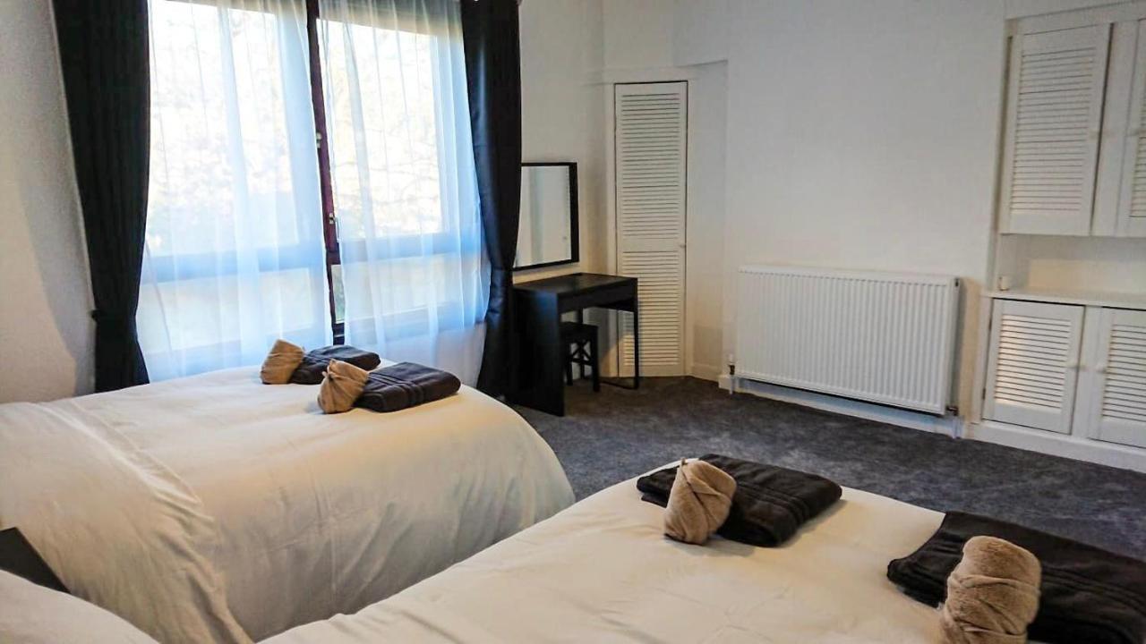 Carnock Road Apartment - Silverburn Shopping Centre Glasgow Buitenkant foto
